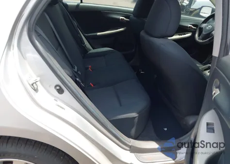 2010 Toyota Corolla S z USA, uszkodzony, nr VIN 2T1BU4EE3AC524100